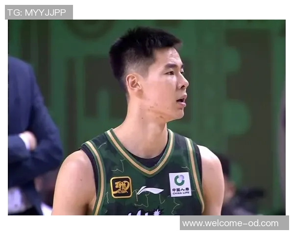 郭昊文拒绝活塞训练营合同引发媒体关注其奋斗心态消失的深思