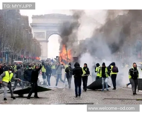 法国庆祝阿尔及利亚晋级引发骚乱巴黎政府紧急发出安全警告