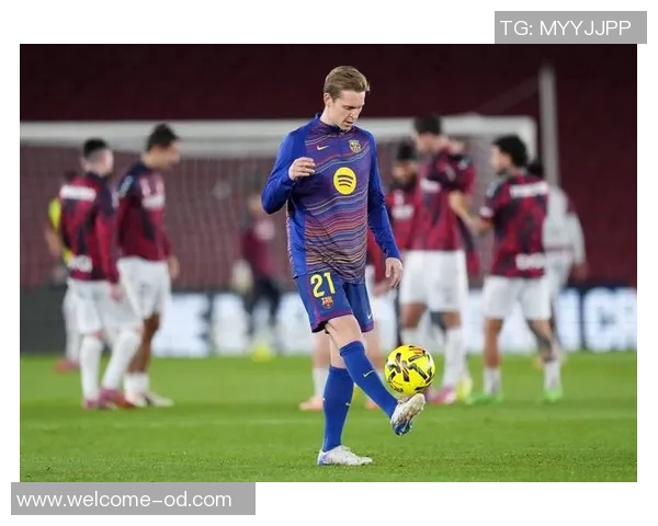 巴萨主帅弗里克称赞赫拉德马丁在左中卫位置上的出色表现 巴萨主帅弗里克称赞赫拉德马丁在左中卫位置上的出色表现