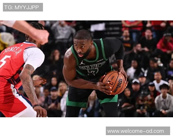 杰伦布朗尽管失误频繁仍砍下29分助球队获胜表现令人振奋